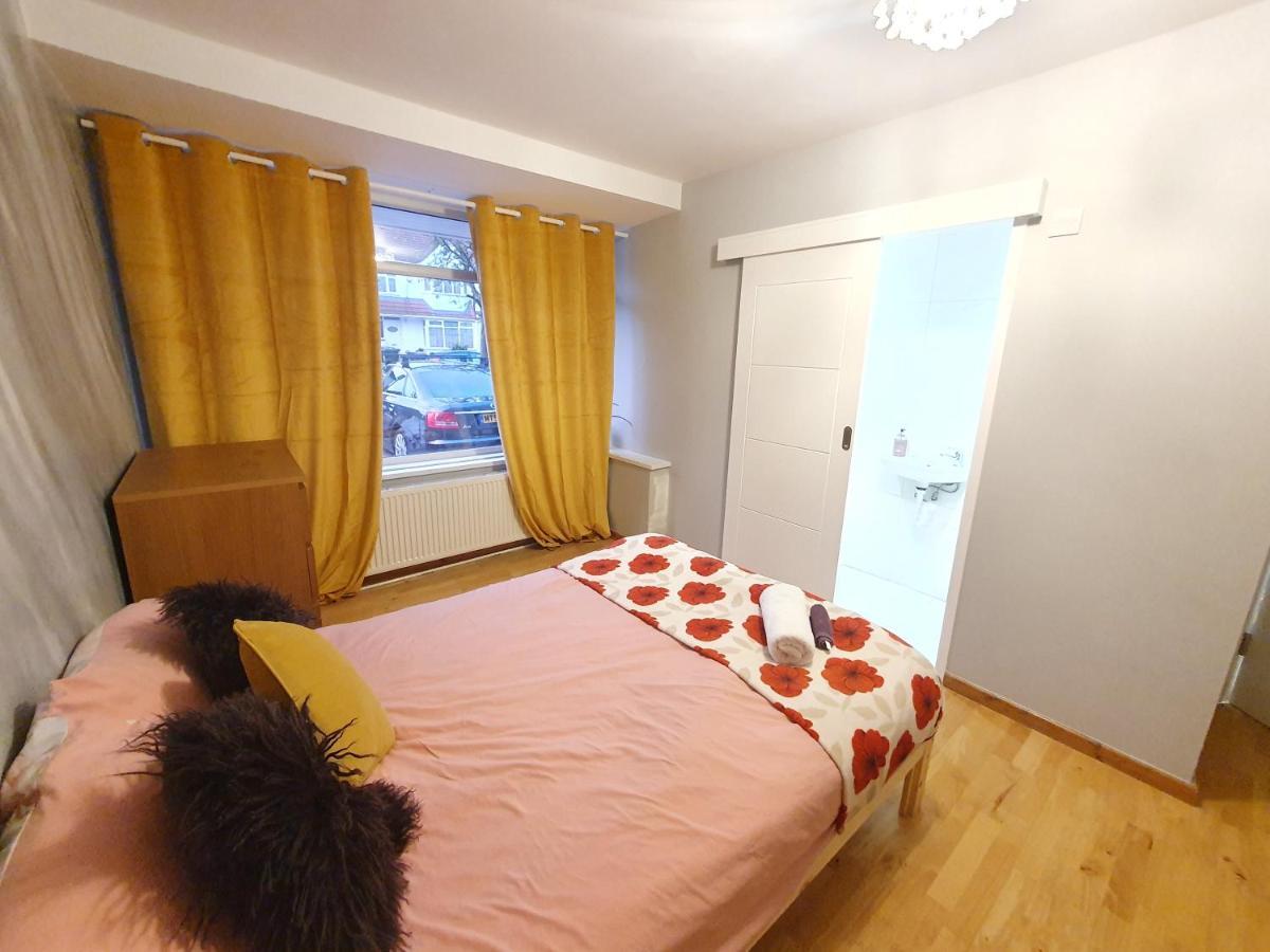 Beautiful Guest Rooms, Free Parking, 30Min Heathrow, 40Min Wembley, 60Min Central London Гринфорд Экстерьер фото